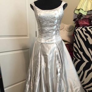 Impressions Designer Brand Wedding Gown Size 8